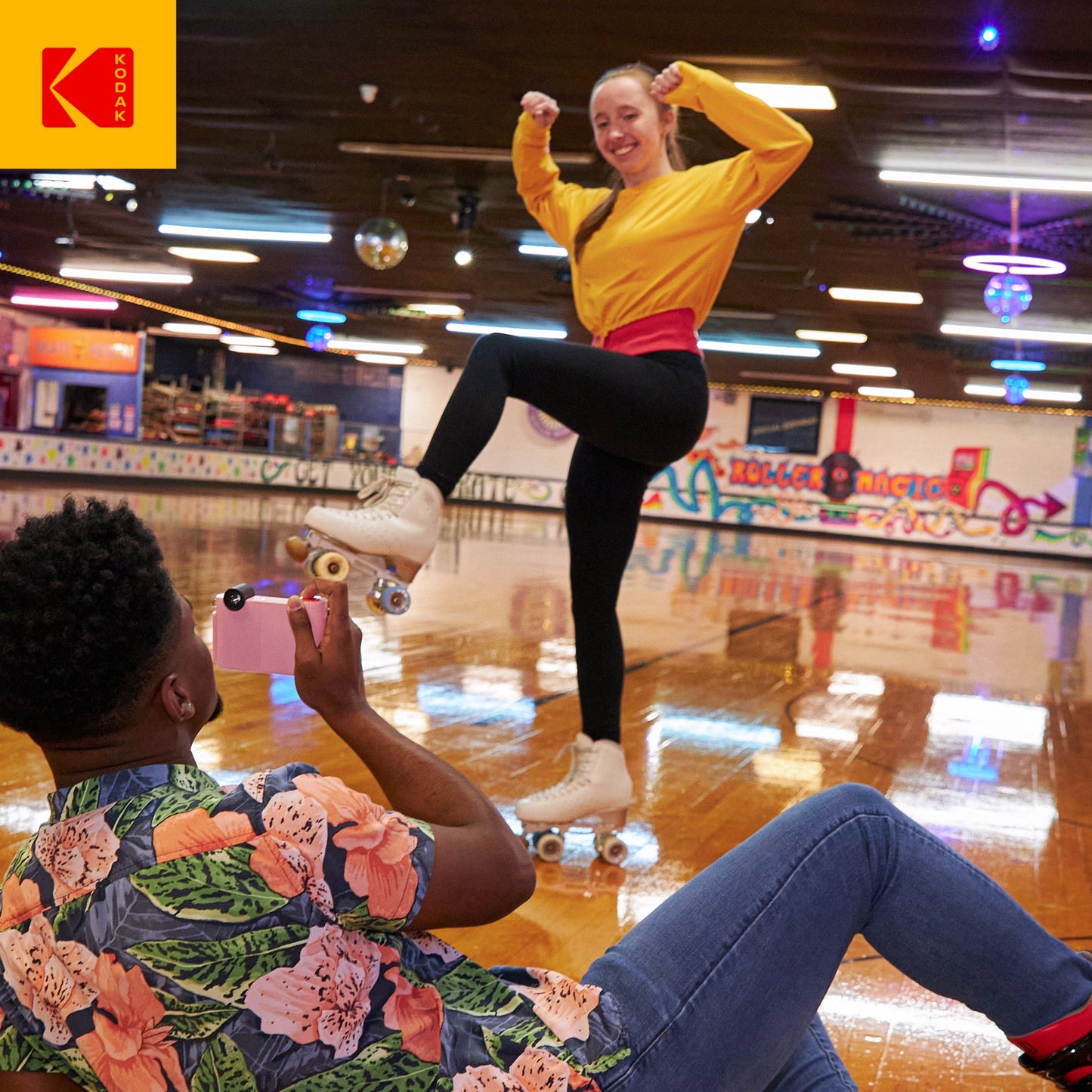 KODAK Smile+ Wireless Digital Instant Print Camera with Effect-changing Lens - Pink